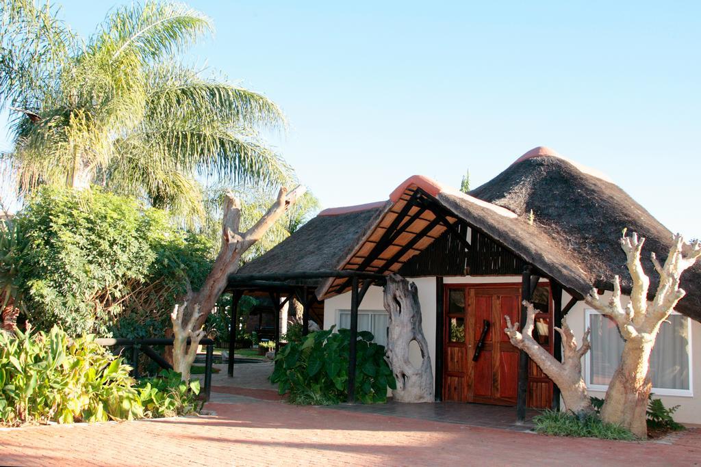 Cest Si Bon Hotel Otjiwarongo Esterno foto