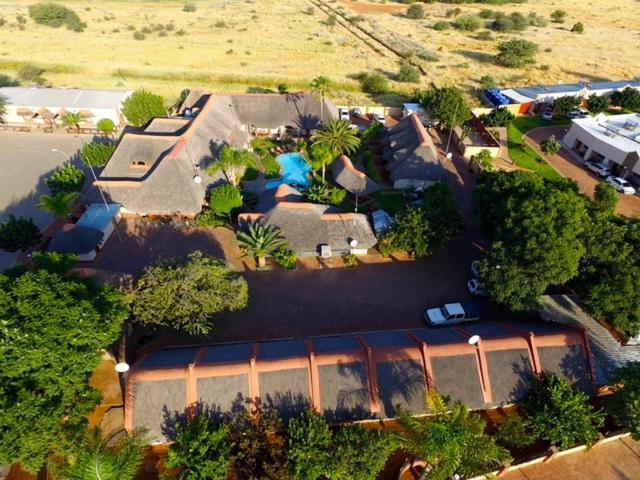 Cest Si Bon Hotel Otjiwarongo Esterno foto