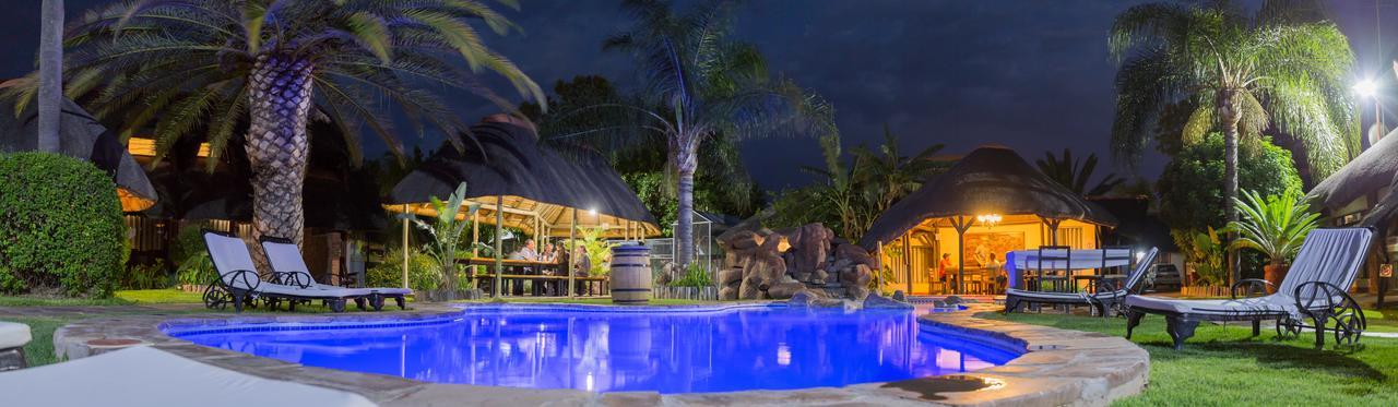 Cest Si Bon Hotel Otjiwarongo Esterno foto