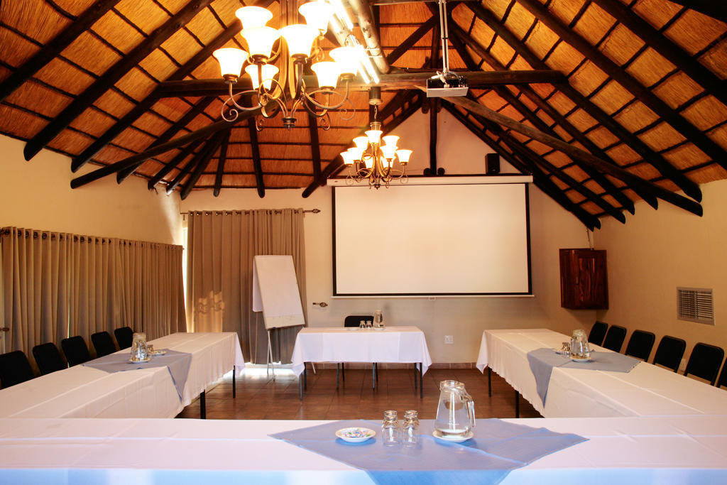 Cest Si Bon Hotel Otjiwarongo Esterno foto
