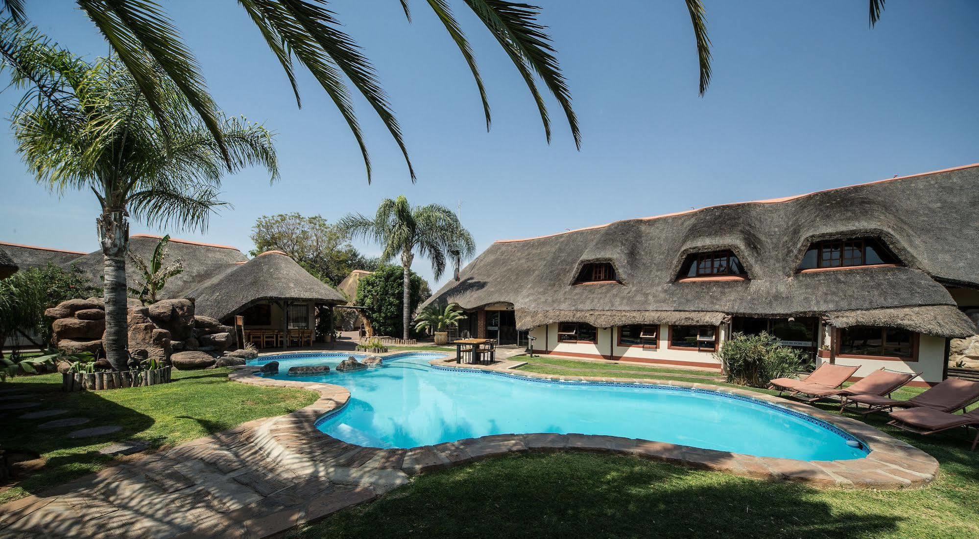 Cest Si Bon Hotel Otjiwarongo Esterno foto