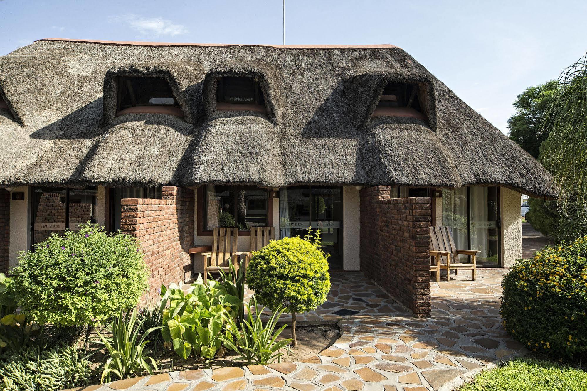 Cest Si Bon Hotel Otjiwarongo Esterno foto