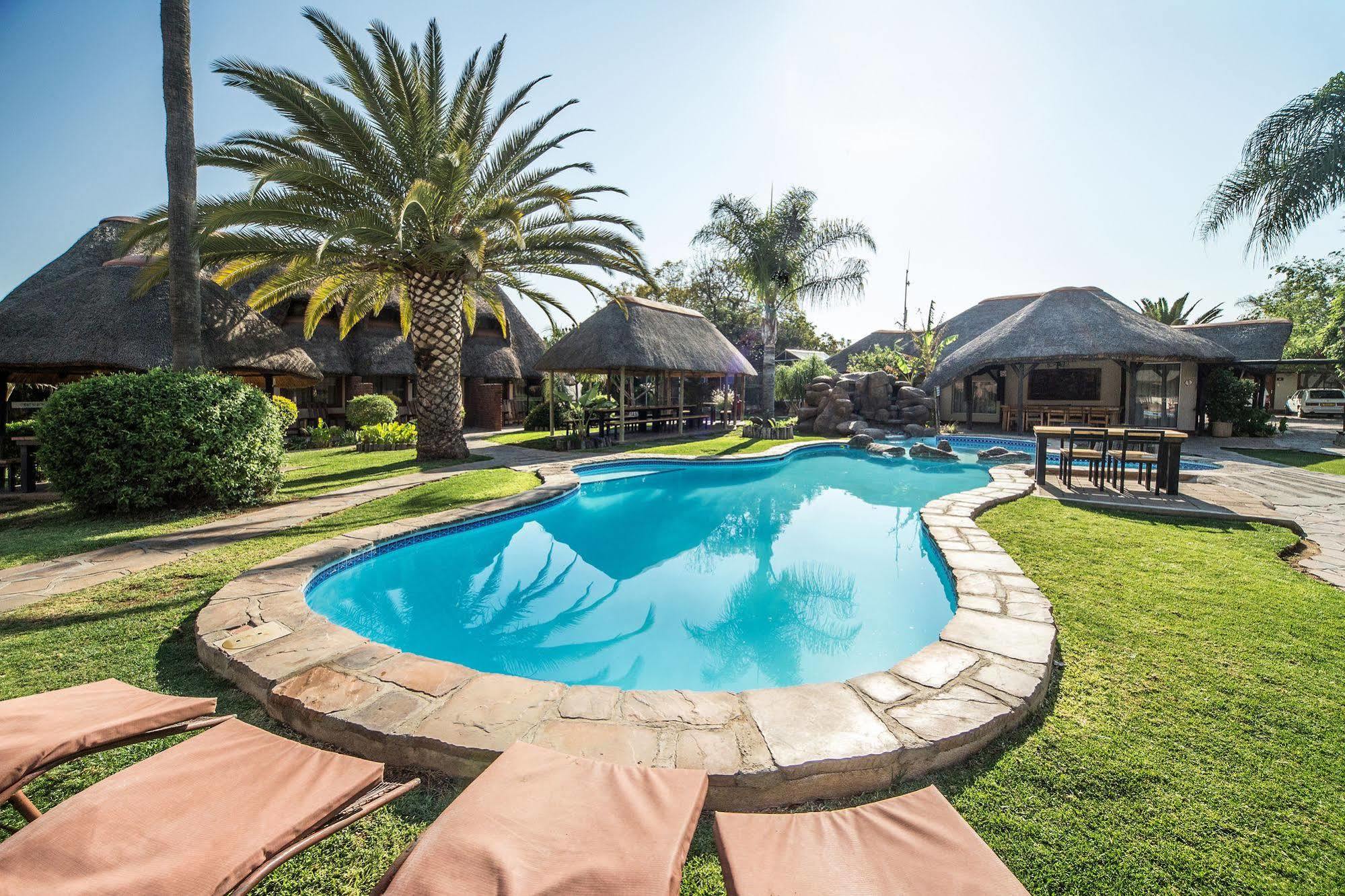 Cest Si Bon Hotel Otjiwarongo Esterno foto