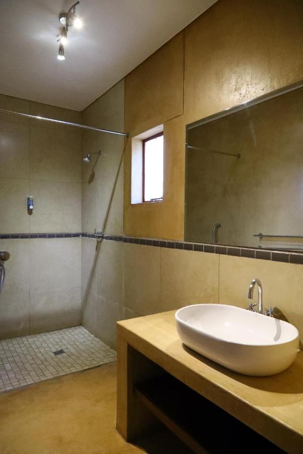 Cest Si Bon Hotel Otjiwarongo Esterno foto