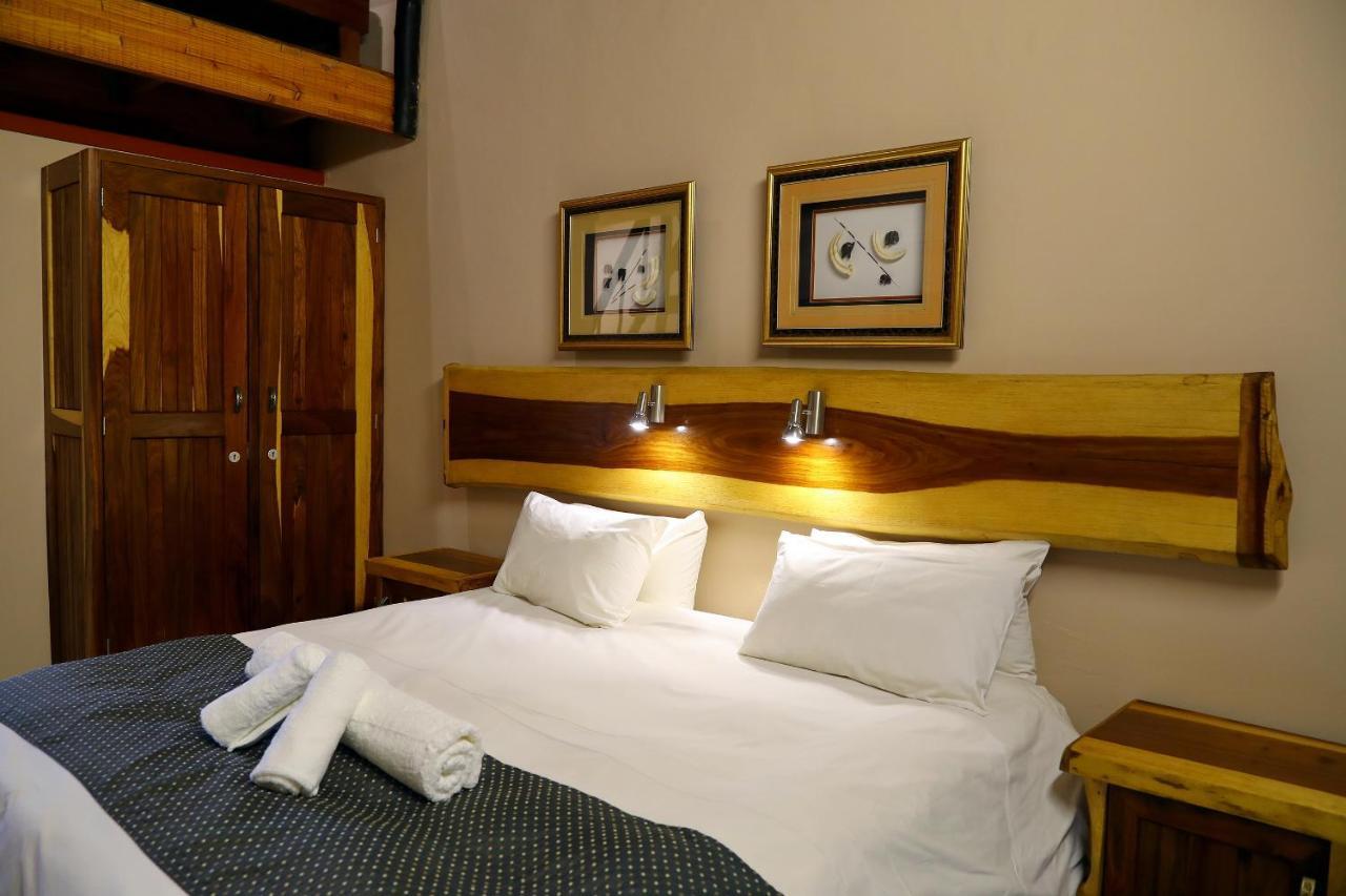 Cest Si Bon Hotel Otjiwarongo Esterno foto