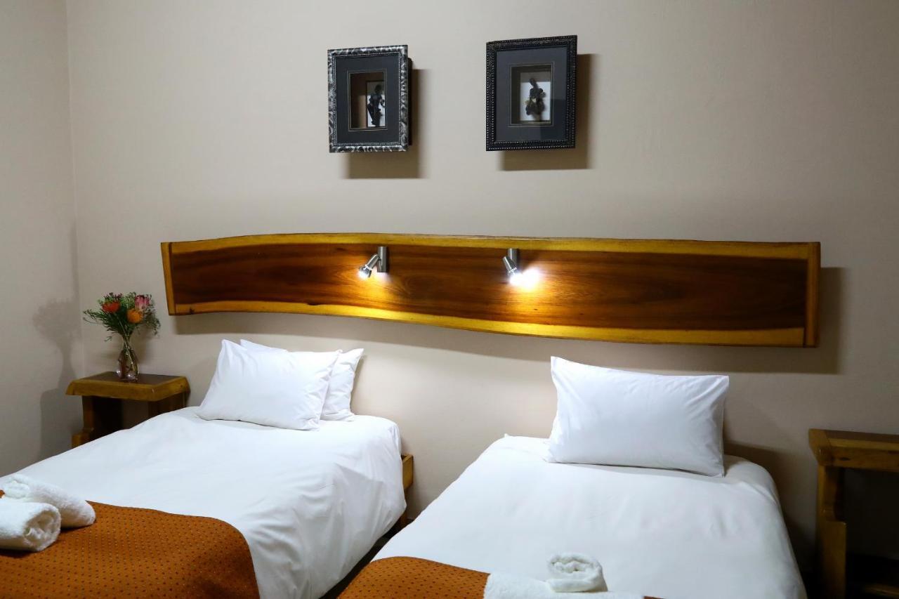 Cest Si Bon Hotel Otjiwarongo Esterno foto