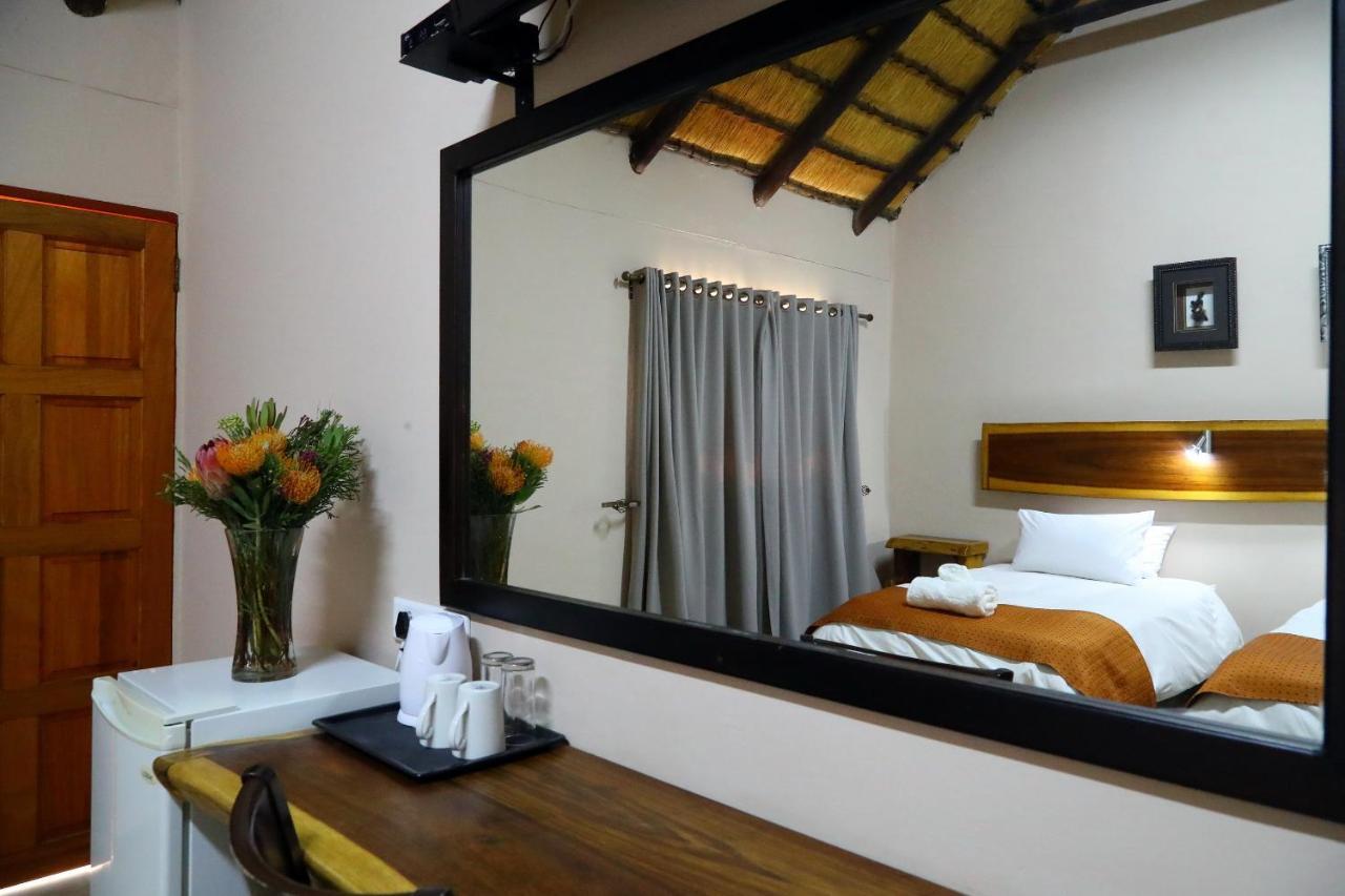 Cest Si Bon Hotel Otjiwarongo Esterno foto