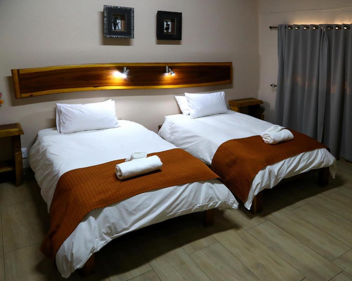 Cest Si Bon Hotel Otjiwarongo Esterno foto